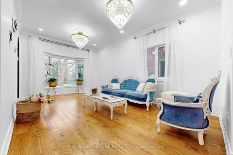 Photo 4 at 105 Moreau Trail, Birchmount, Toronto