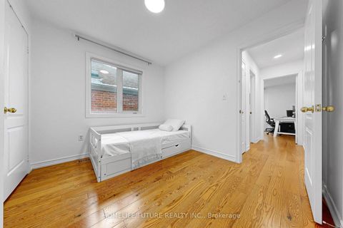Photo 17 at 105 Moreau Trail, Birchmount, Toronto