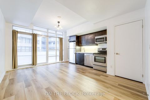 Photo 10 at 302 - 38 Joe Shuster Way, South Parkdale, Toronto