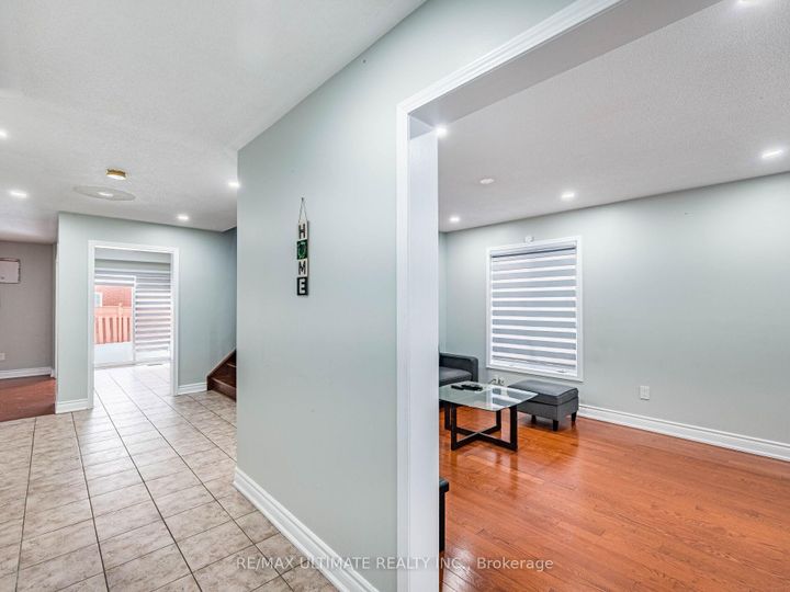 Photo 5 at 22 Beresford Crescent, Bram East, Brampton