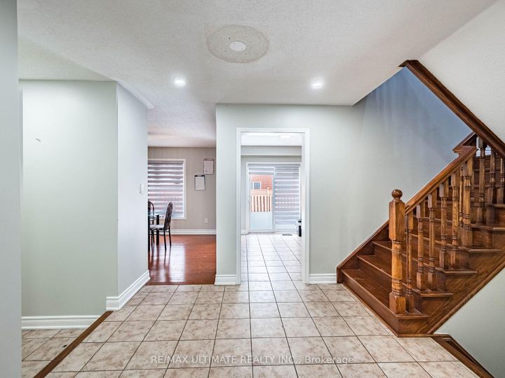 Photo 7 at 22 Beresford Crescent, Bram East, Brampton