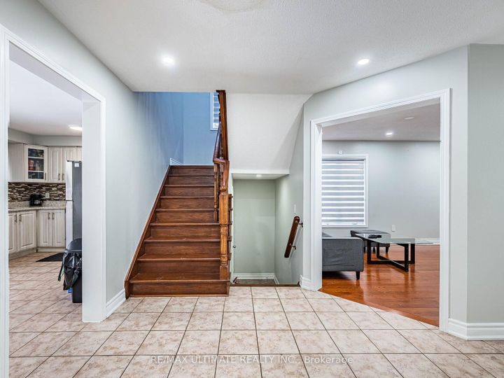 Photo 10 at 22 Beresford Crescent, Bram East, Brampton