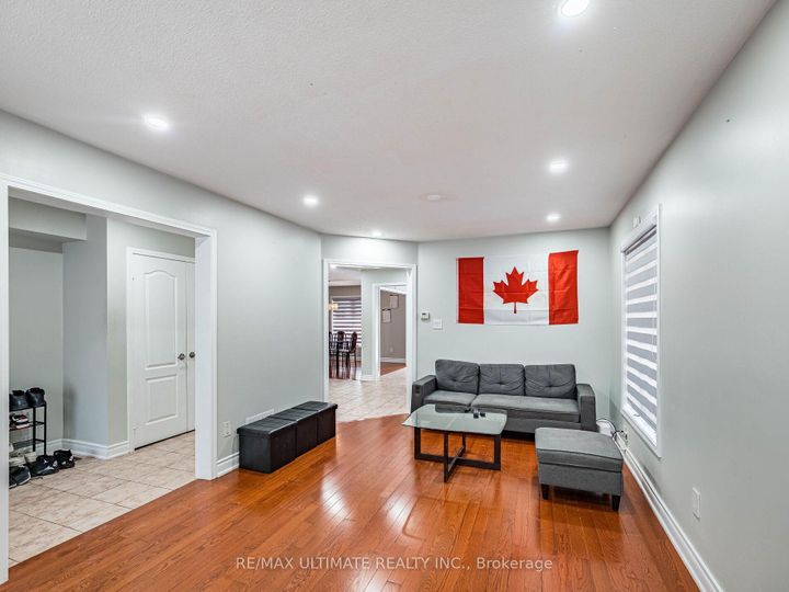 Photo 11 at 22 Beresford Crescent, Bram East, Brampton