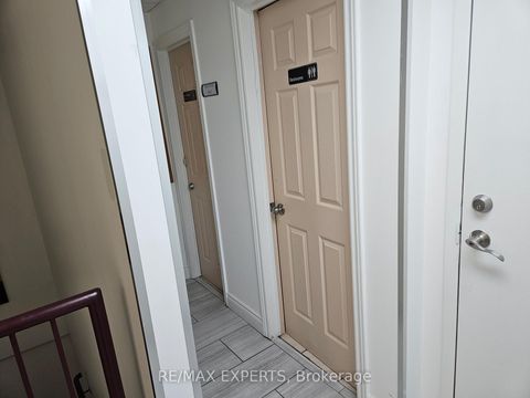 Photo 3 at 2 - 1270 Finch Avenue W, York University Heights, Toronto