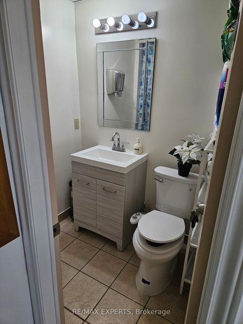 Photo 4 at 2 - 1270 Finch Avenue W, York University Heights, Toronto