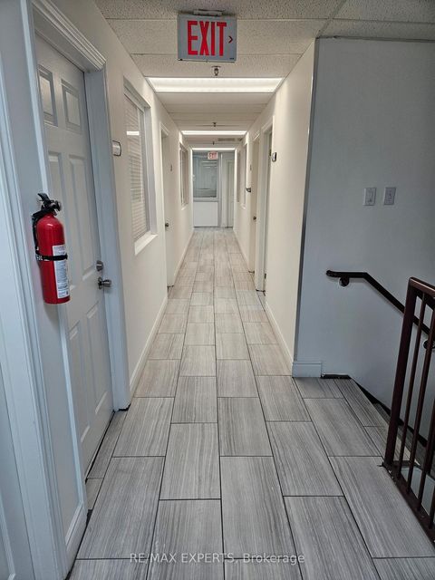 Photo 7 at 2 - 1270 Finch Avenue W, York University Heights, Toronto