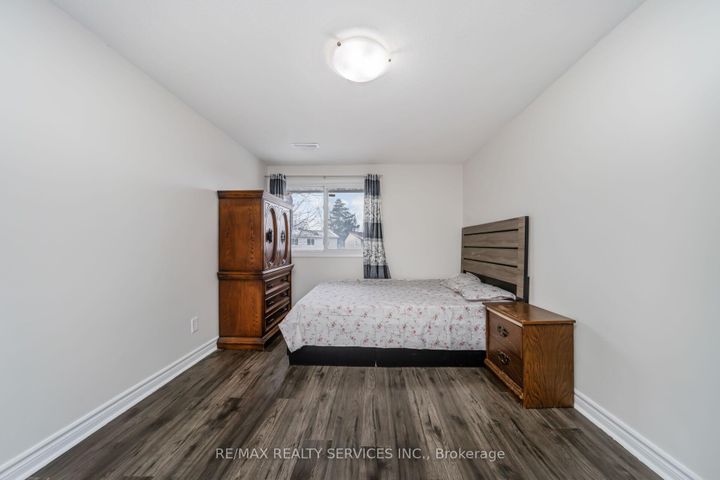 Photo 19 at 11 Juliette Square, Northgate, Brampton