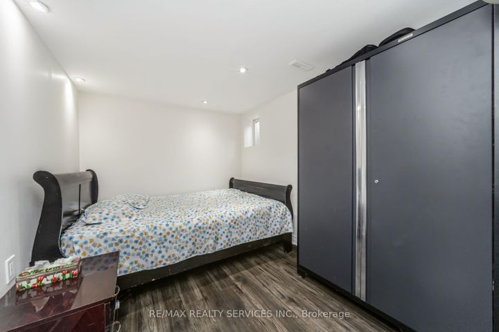 Photo 34 at 11 Juliette Square, Northgate, Brampton