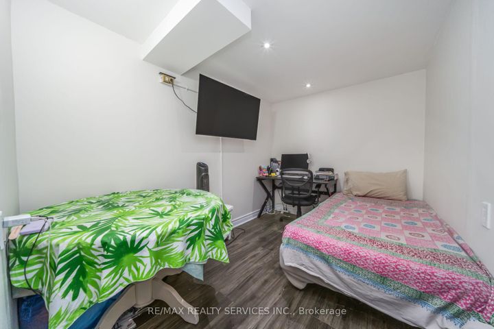 Photo 36 at 11 Juliette Square, Northgate, Brampton