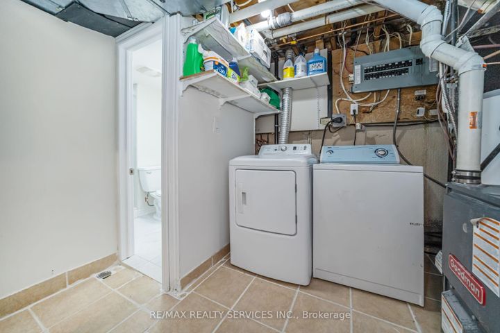 Photo 38 at 11 Juliette Square, Northgate, Brampton