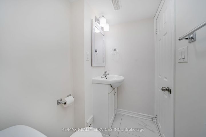 Photo 40 at 11 Juliette Square, Northgate, Brampton