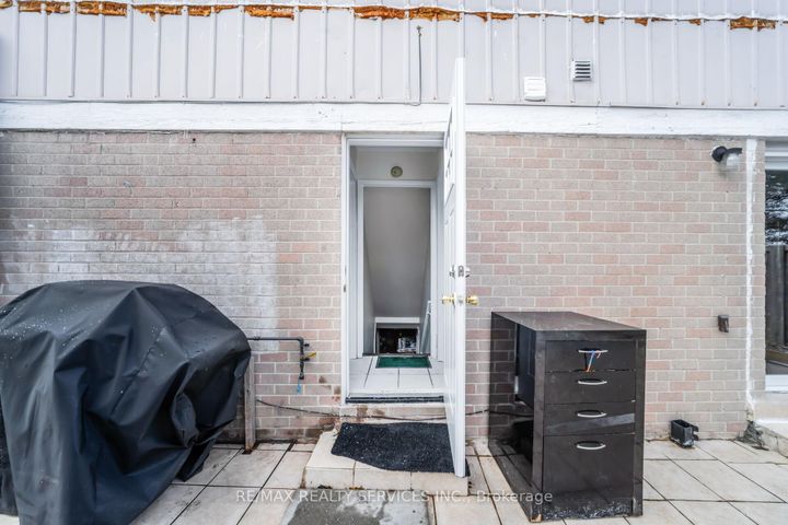 Photo 42 at 11 Juliette Square, Northgate, Brampton