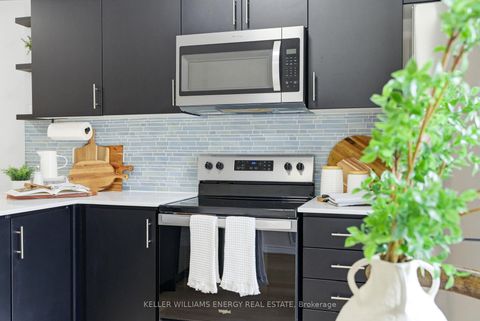 Photo 8 at 7 - 475 Beresford Path, Central, Oshawa