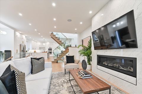 Photo 7 at 32 Treadway Boulevard, East York, Toronto