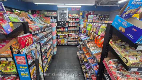 Photo 16 at 12 - 33 Bloor Street E, Bay Street Corridor, Toronto