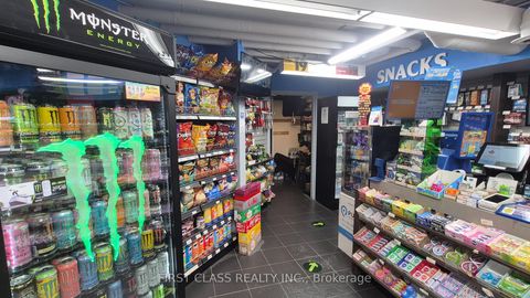 Photo 17 at 12 - 33 Bloor Street E, Bay Street Corridor, Toronto