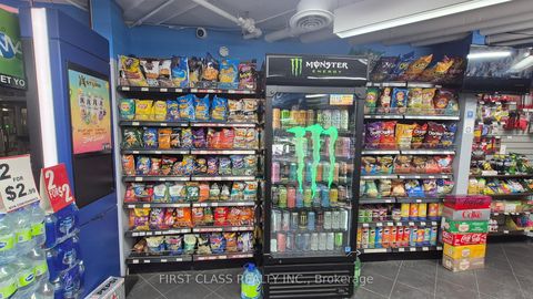 Photo 23 at 12 - 33 Bloor Street E, Bay Street Corridor, Toronto