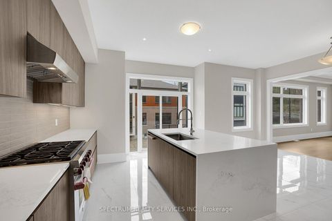 Photo 11 at 7 Kingwood (LOT 9) Lane, Aurora Estates, Aurora