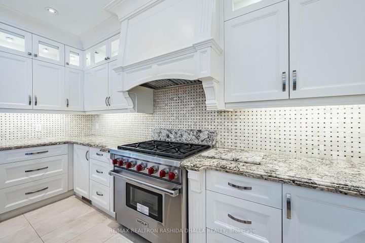 Photo 11 at 98 Ner Israel Drive, Patterson, Vaughan