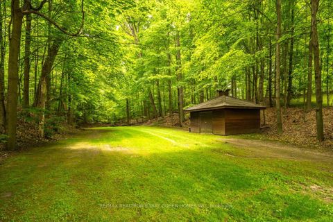 Photo 13 at 20 Woodsend Crescent, Aurora Estates, Aurora