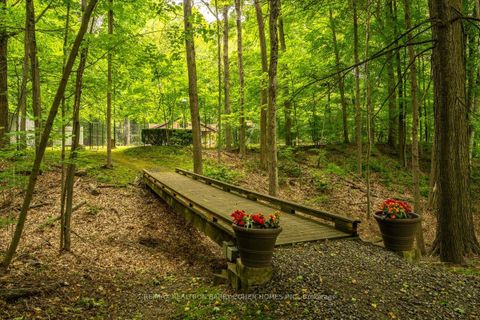 Photo 15 at 20 Woodsend Crescent, Aurora Estates, Aurora