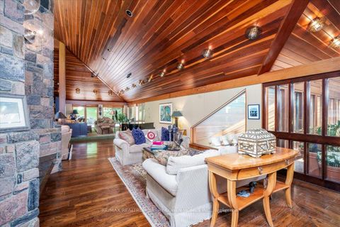 Photo 19 at 20 Woodsend Crescent, Aurora Estates, Aurora