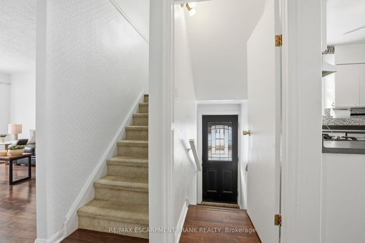 Photo 7 at 153 PARKVIEW Drive, Westdale, Hamilton