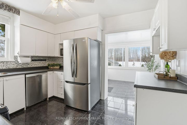 Photo 15 at 153 PARKVIEW Drive, Westdale, Hamilton