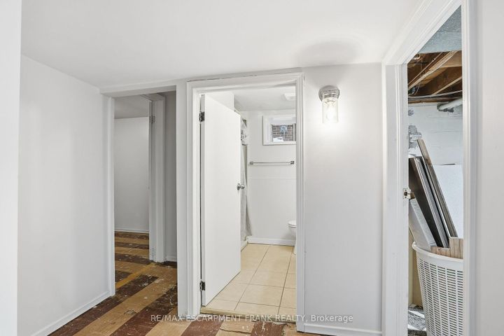 Photo 30 at 153 PARKVIEW Drive, Westdale, Hamilton