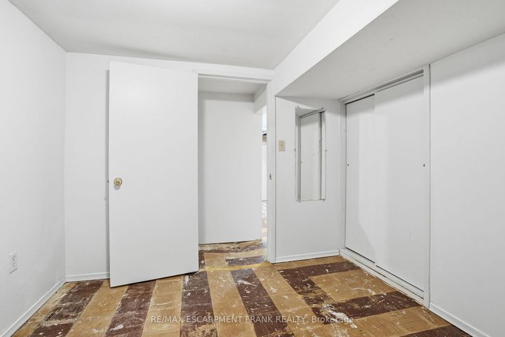 Photo 37 at 153 PARKVIEW Drive, Westdale, Hamilton