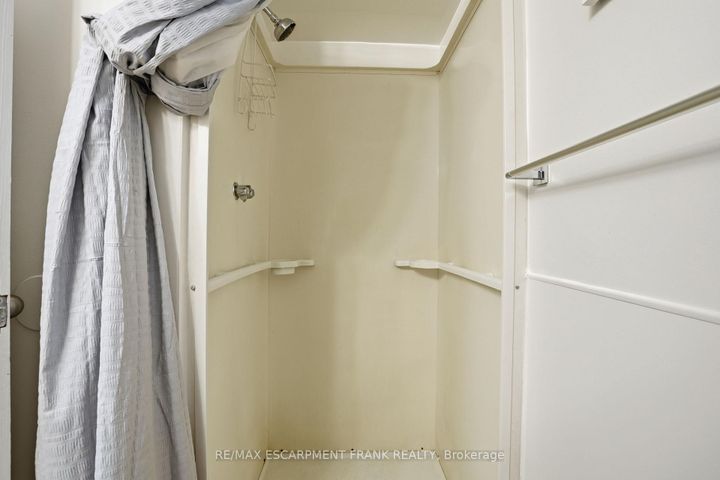 Photo 39 at 153 PARKVIEW Drive, Westdale, Hamilton