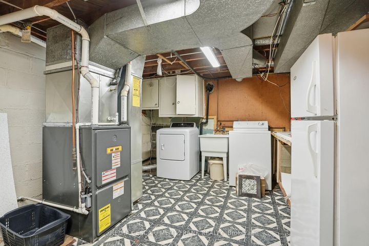 Photo 40 at 153 PARKVIEW Drive, Westdale, Hamilton