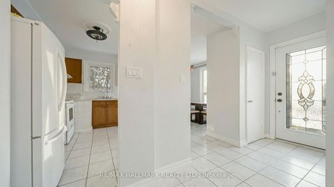 Photo 6 at 1 Tumpane Street, CFB, Toronto