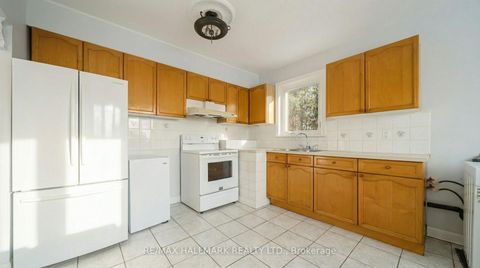 Photo 8 at 1 Tumpane Street, CFB, Toronto