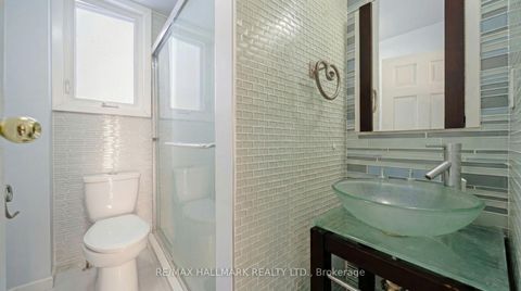 Photo 11 at 1 Tumpane Street, CFB, Toronto