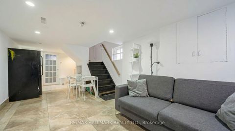 Photo 15 at 1 Tumpane Street, CFB, Toronto