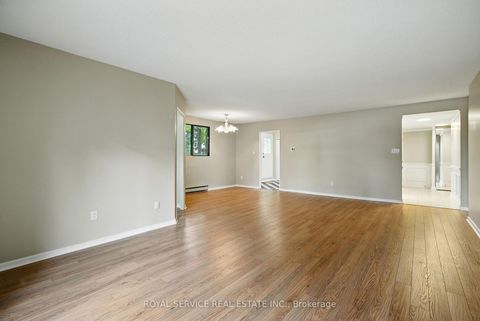 Photo 11 at 101 - 337 Simcoe Street N, O'Neill, Oshawa