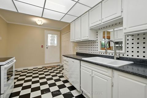 Photo 17 at 101 - 337 Simcoe Street N, O'Neill, Oshawa