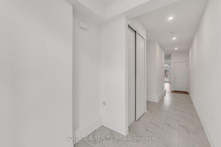 Photo 2 at 3049 Trailside Drive, GO Glenorchy, Oakville