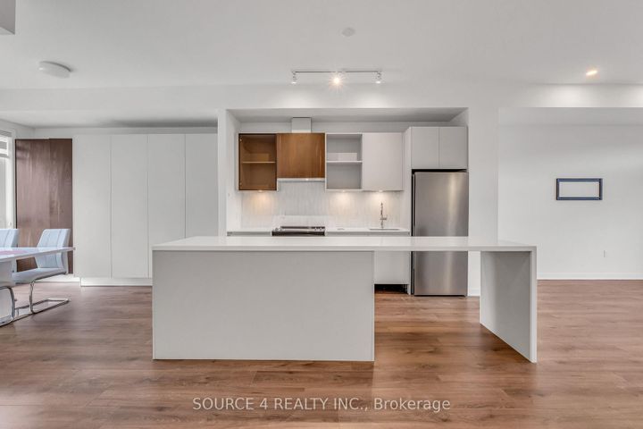 Photo 8 at 3049 Trailside Drive, GO Glenorchy, Oakville