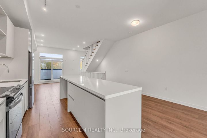 Photo 10 at 3049 Trailside Drive, GO Glenorchy, Oakville