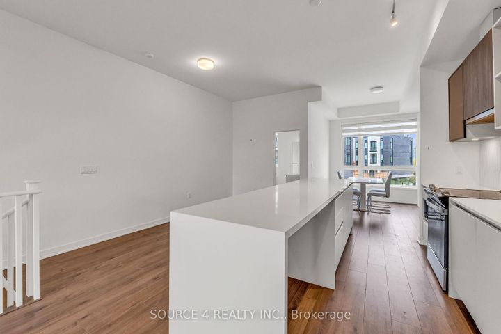 Photo 11 at 3049 Trailside Drive, GO Glenorchy, Oakville