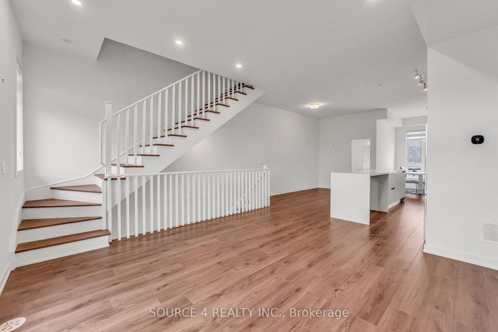 Photo 18 at 3049 Trailside Drive, GO Glenorchy, Oakville