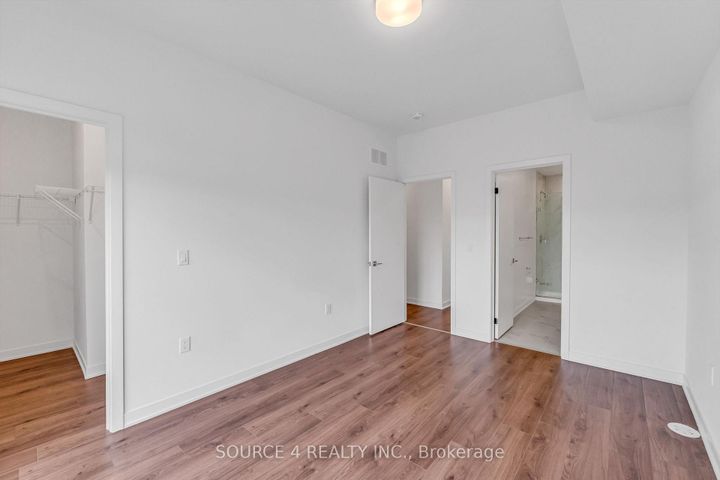 Photo 23 at 3049 Trailside Drive, GO Glenorchy, Oakville