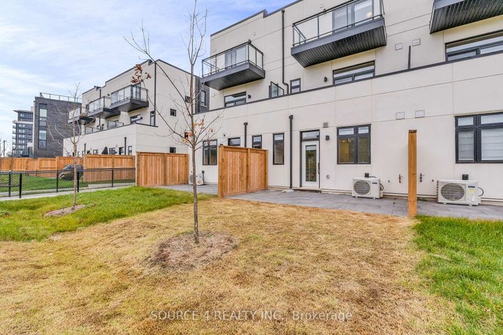 Photo 37 at 3049 Trailside Drive, GO Glenorchy, Oakville