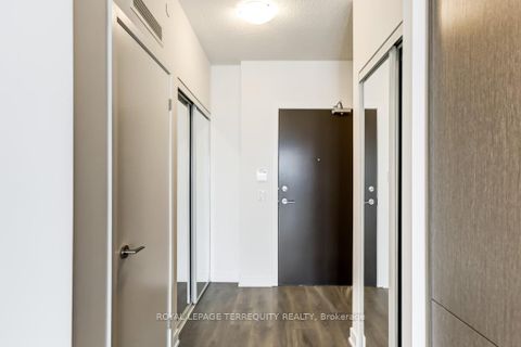 Photo 3 at 607 - 38 Honeycrisp Crescent, Vaughan Corporate Centre, Vaughan