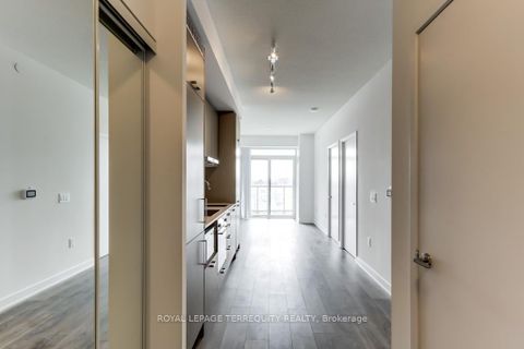 Photo 4 at 607 - 38 Honeycrisp Crescent, Vaughan Corporate Centre, Vaughan