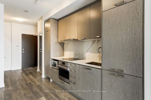 Photo 7 at 607 - 38 Honeycrisp Crescent, Vaughan Corporate Centre, Vaughan
