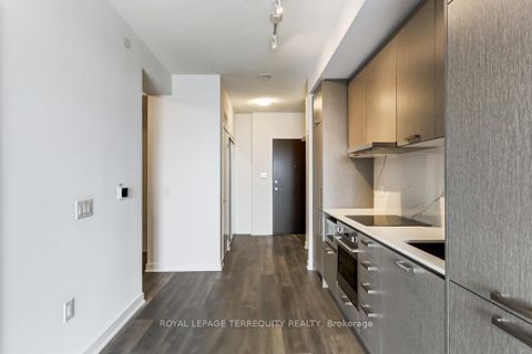 Photo 8 at 607 - 38 Honeycrisp Crescent, Vaughan Corporate Centre, Vaughan