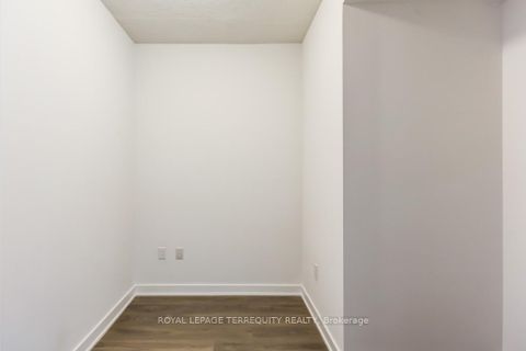 Photo 14 at 607 - 38 Honeycrisp Crescent, Vaughan Corporate Centre, Vaughan